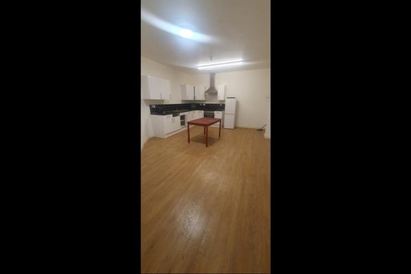 Flat Grattan Road in Bradford