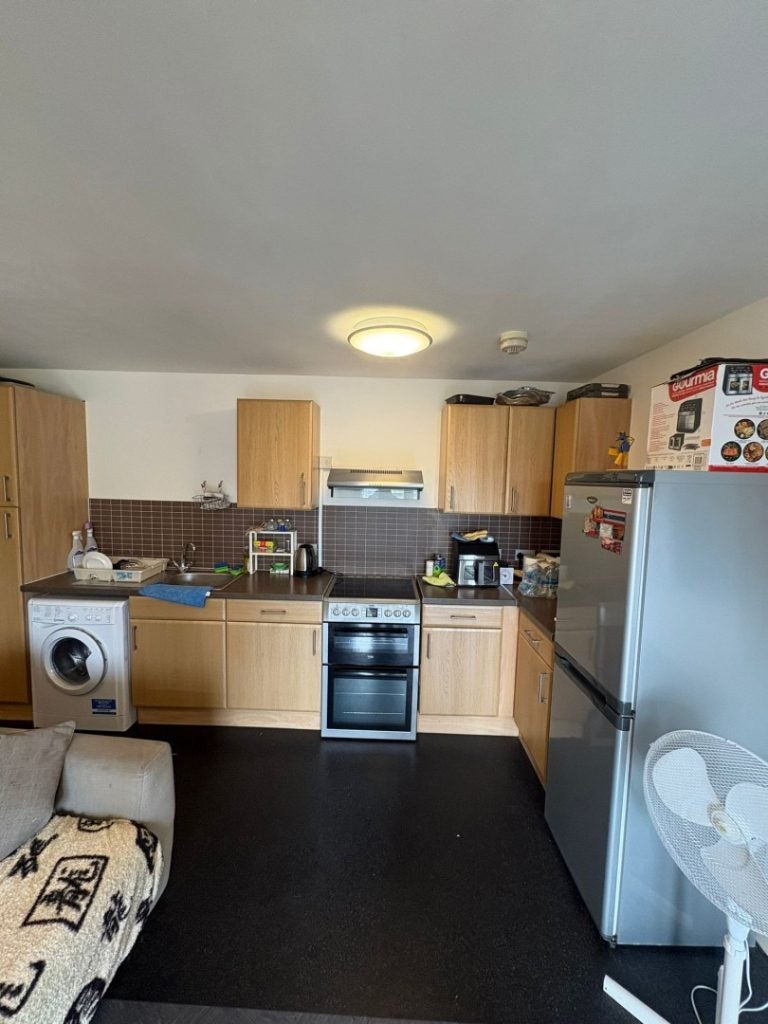 Room Andre Street in Greater London