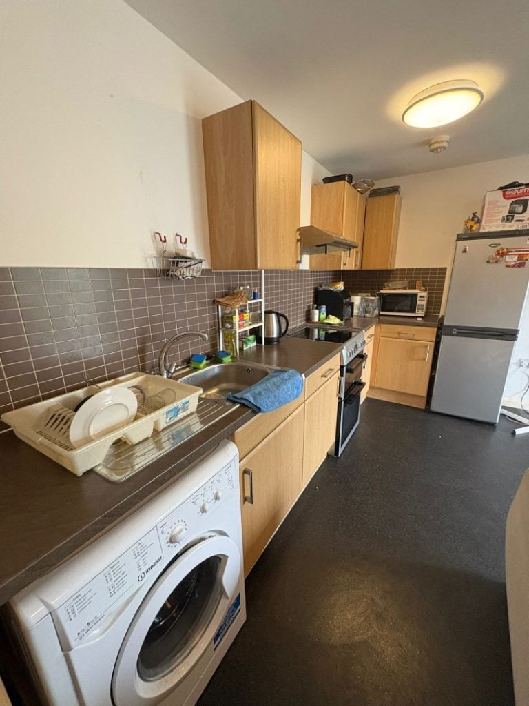 Room Andre Street in Greater London