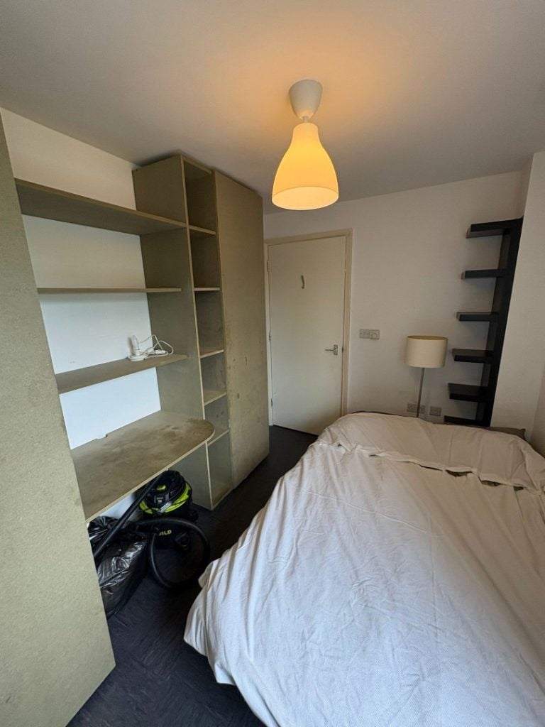 Room Andre Street in Greater London