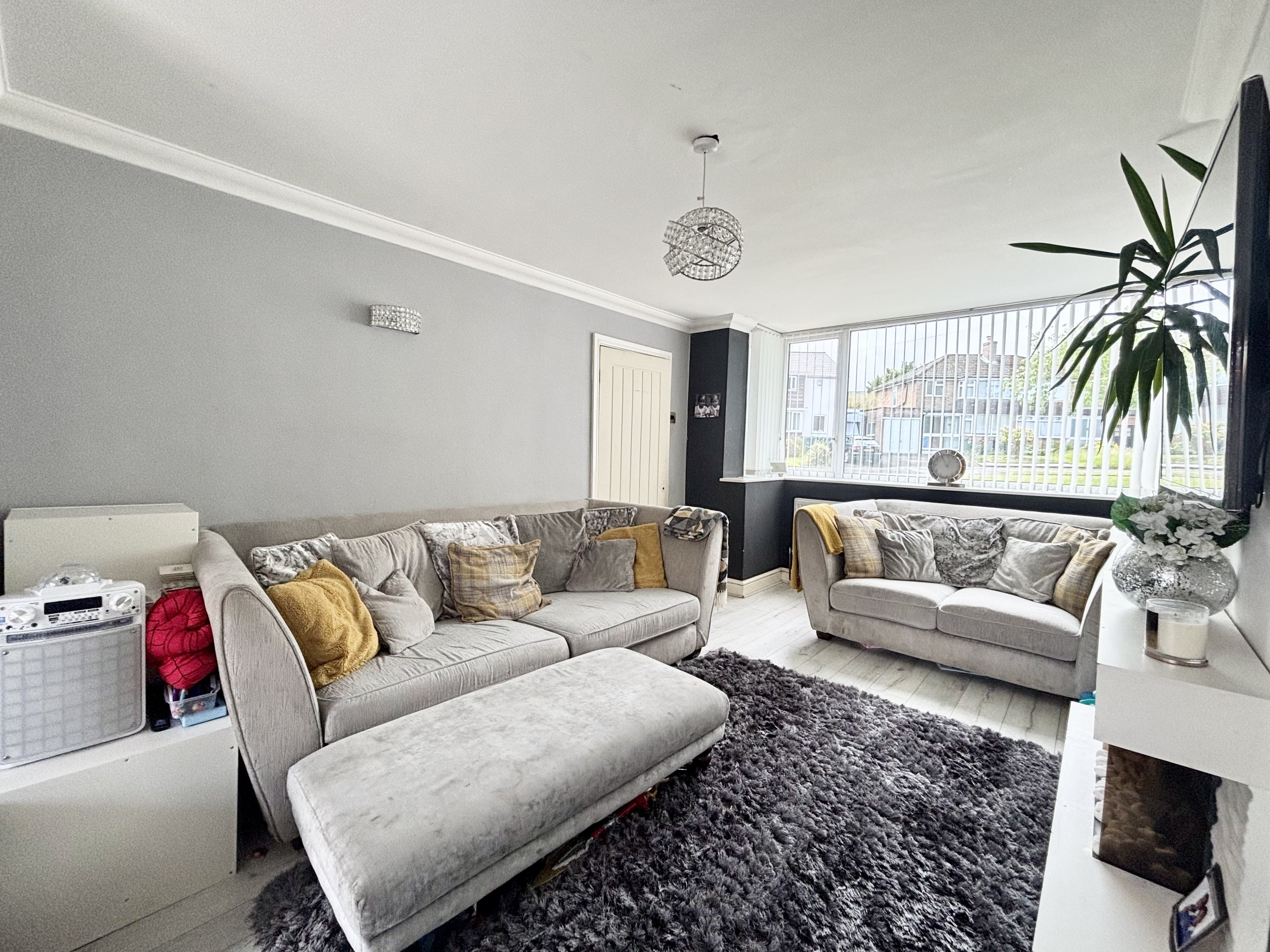 House Theodore Close in Sandwell