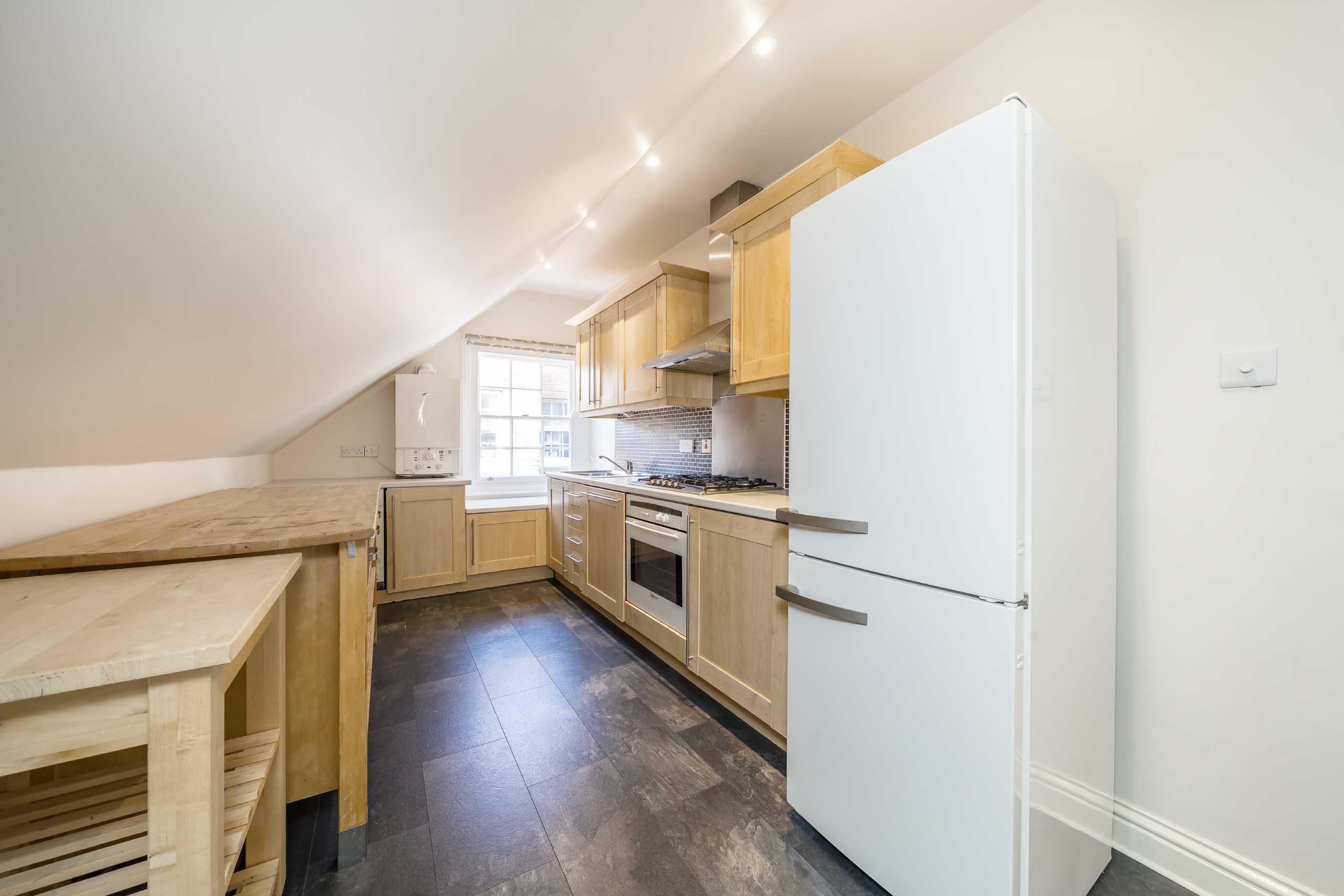 Flat Woodstock Road in Greater London