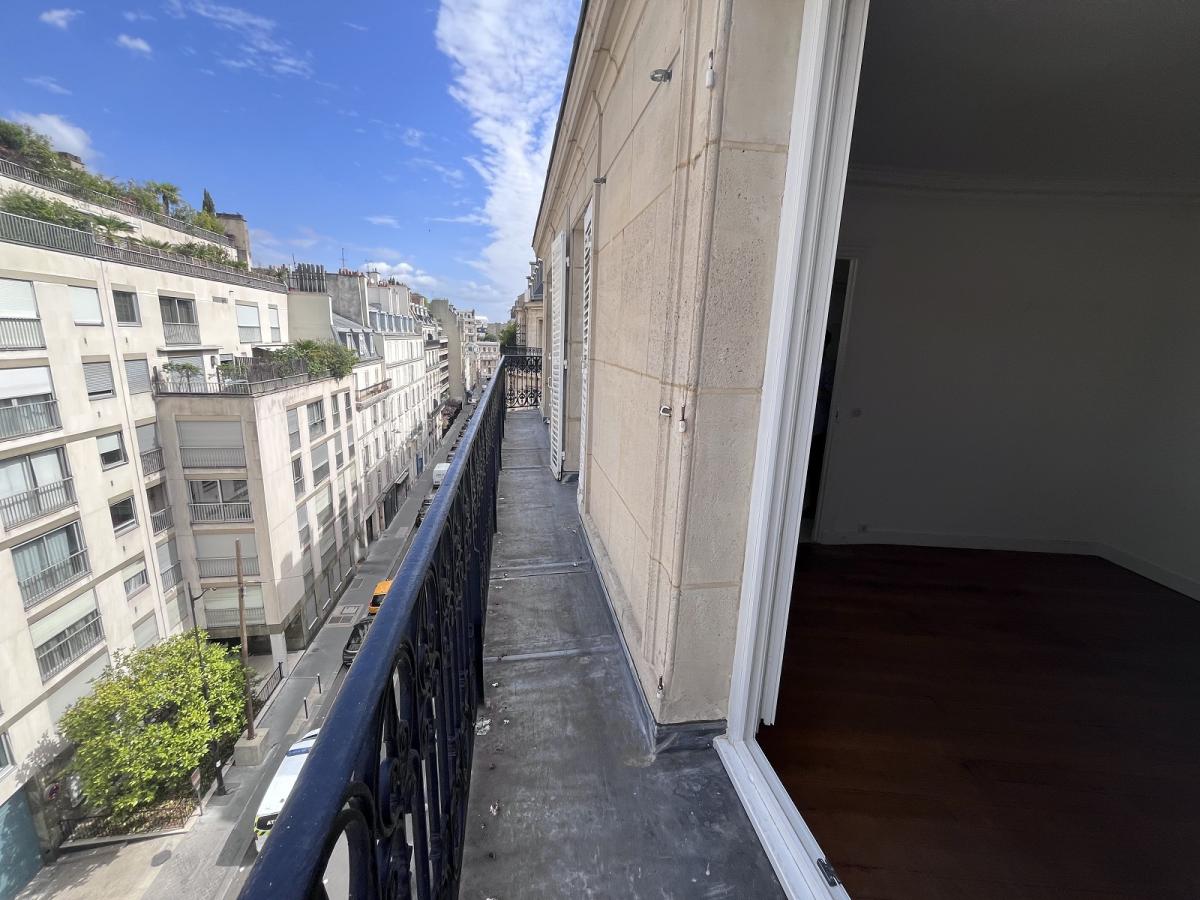 Appartement Rue Alfred de Vigny à Paris