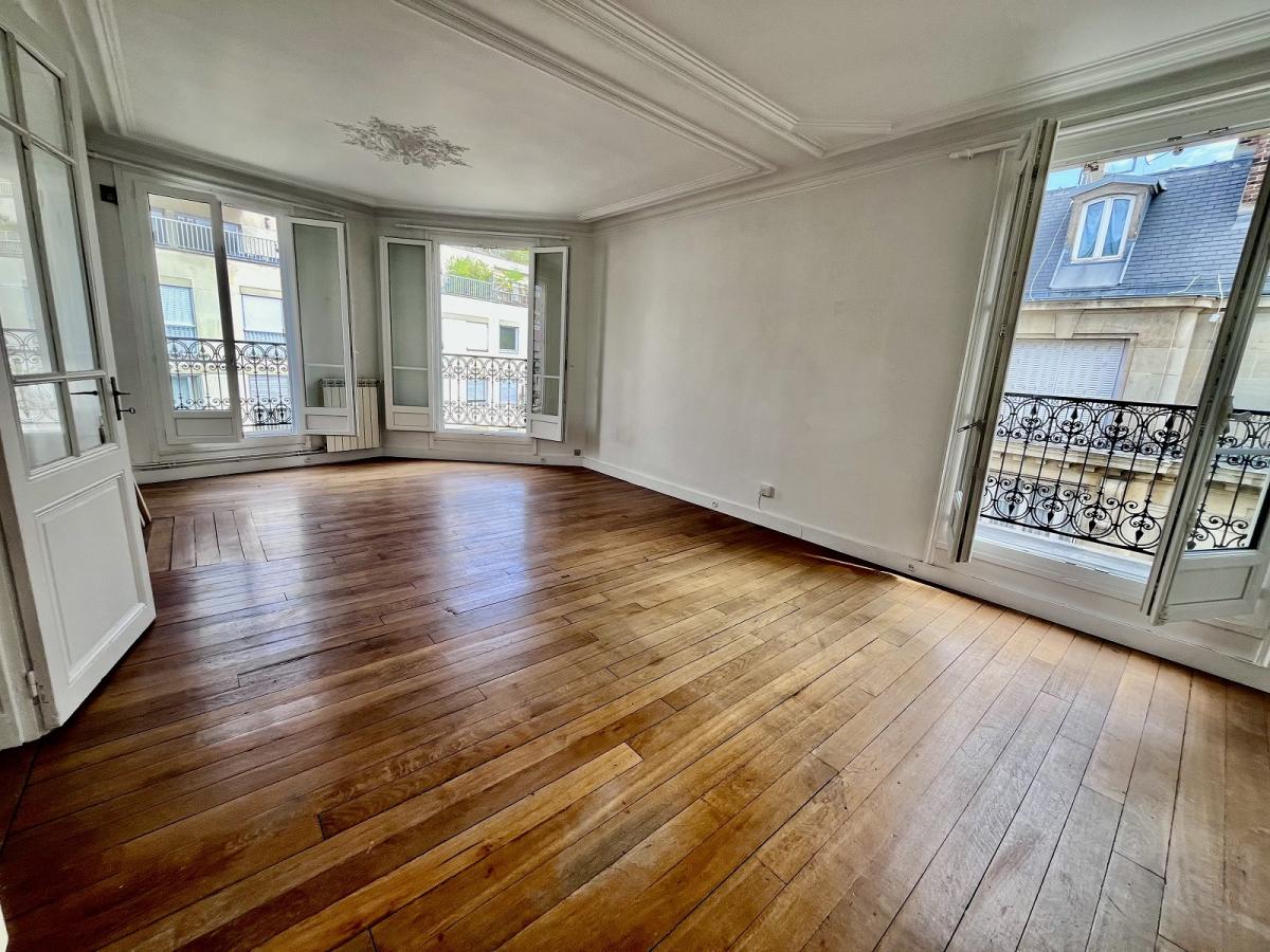 Appartement Rue Alfred de Vigny à Paris