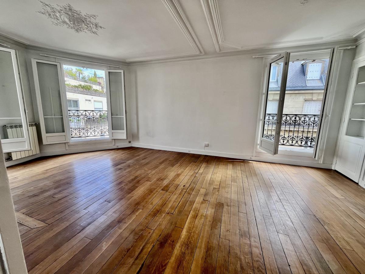 Appartement Rue Alfred de Vigny à Paris