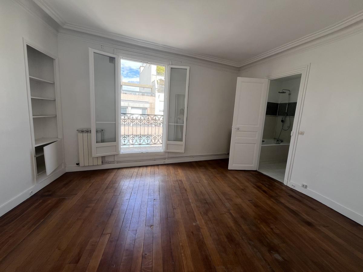 Appartement Rue Alfred de Vigny à Paris