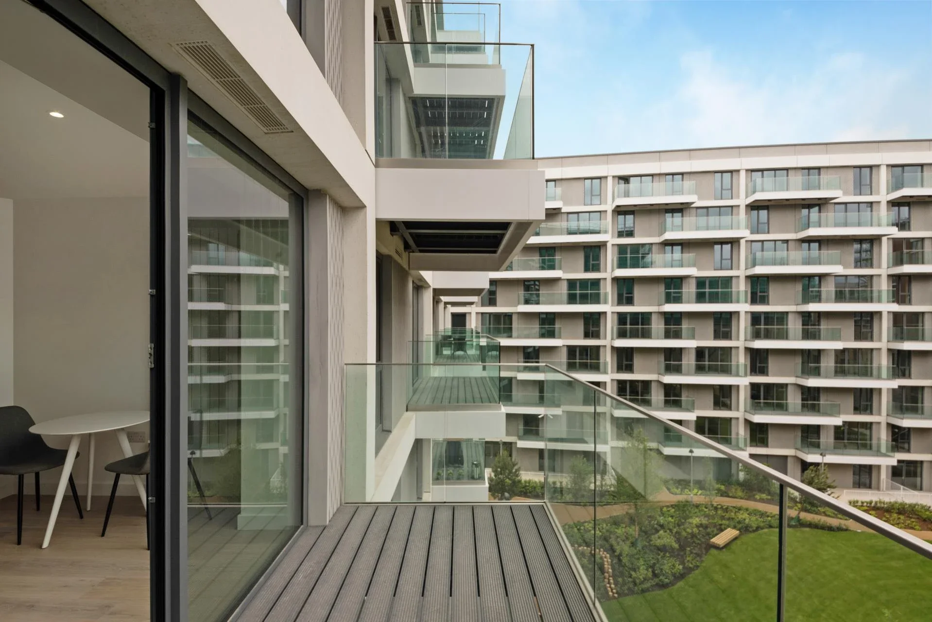 Flat Royal Crest Avenue in Greater London