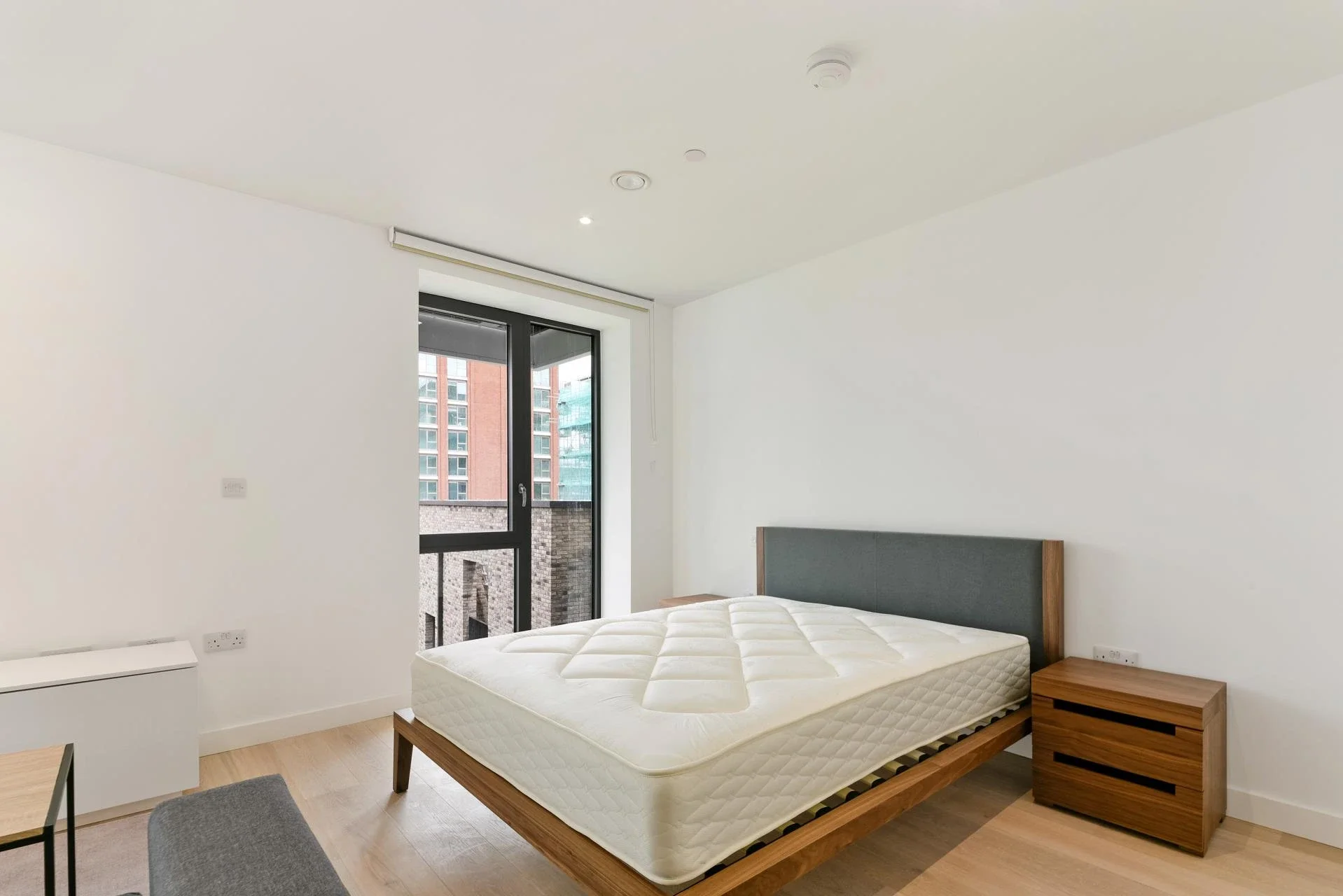 Flat Royal Crest Avenue in Greater London