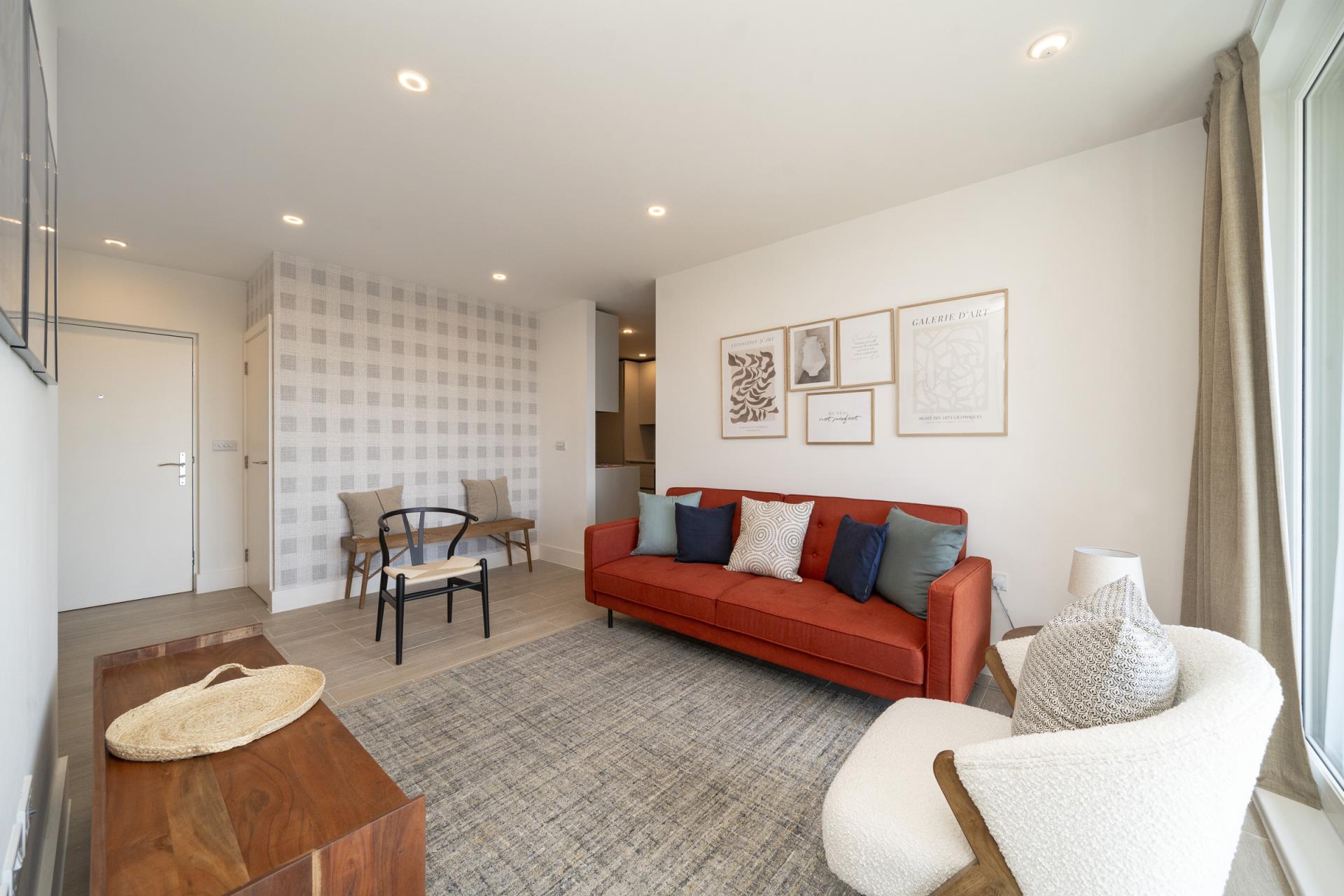 Flat Wyvil Road in Greater London