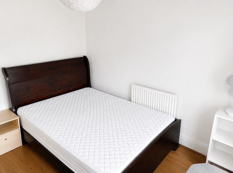 Room Killyon Terrace in Greater London