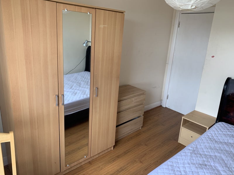 Room Killyon Terrace in Greater London