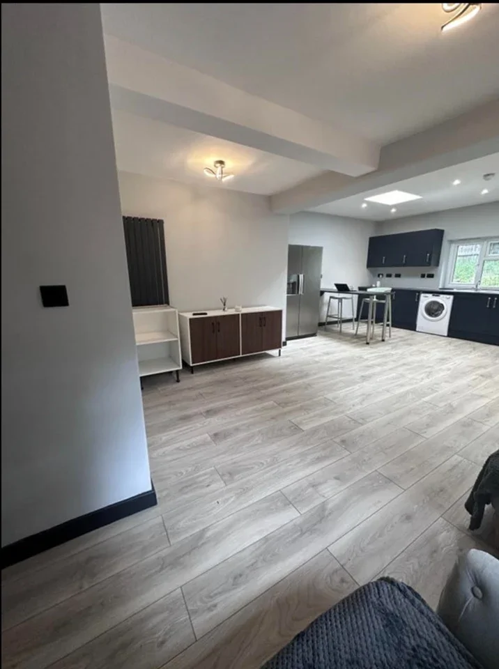 Room Barnfield Road in Greater London