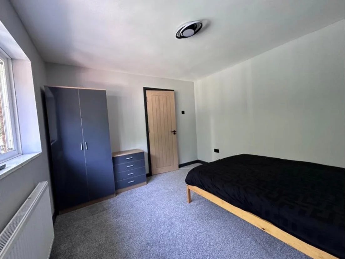 Room Barnfield Road in Greater London