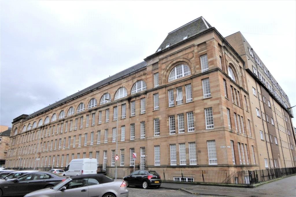 Flat Kent Road in Glasgow