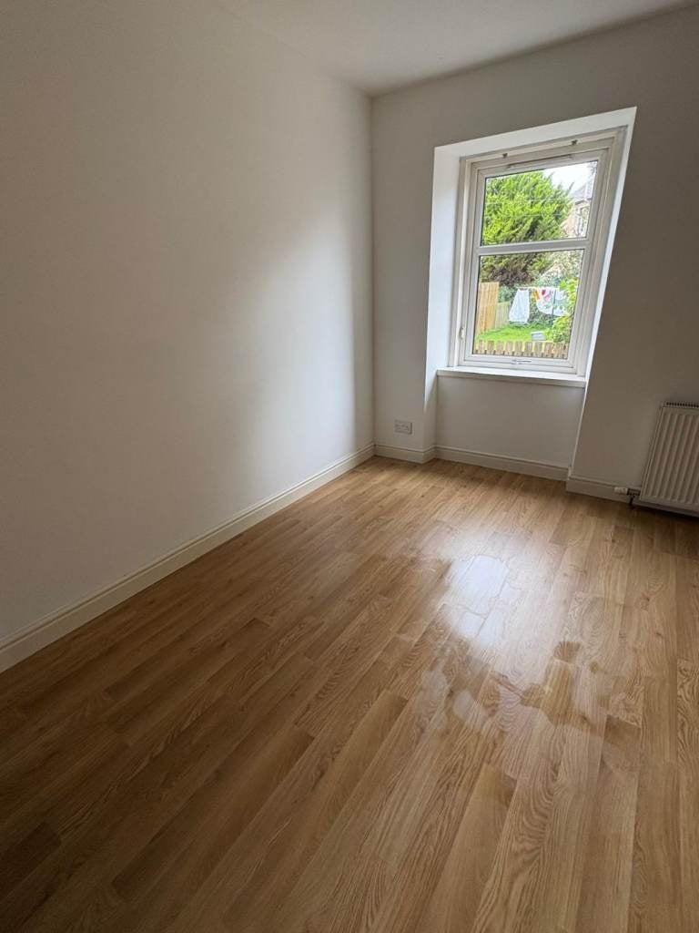 Flat Esmonde Gardens in Elgin