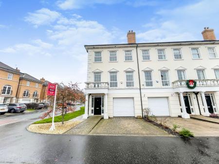 House Berkeley Hall Square in Lisburn