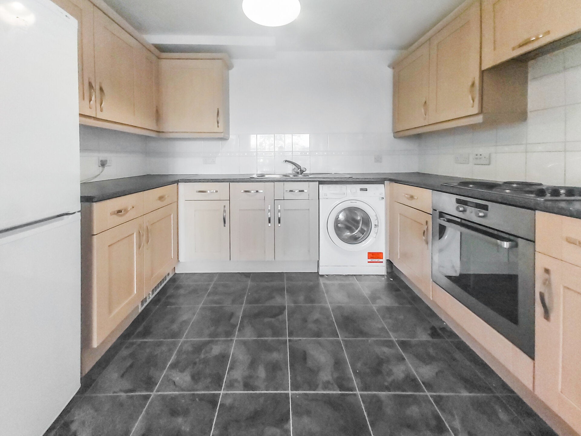 Flat Bounds Green Road in Greater London