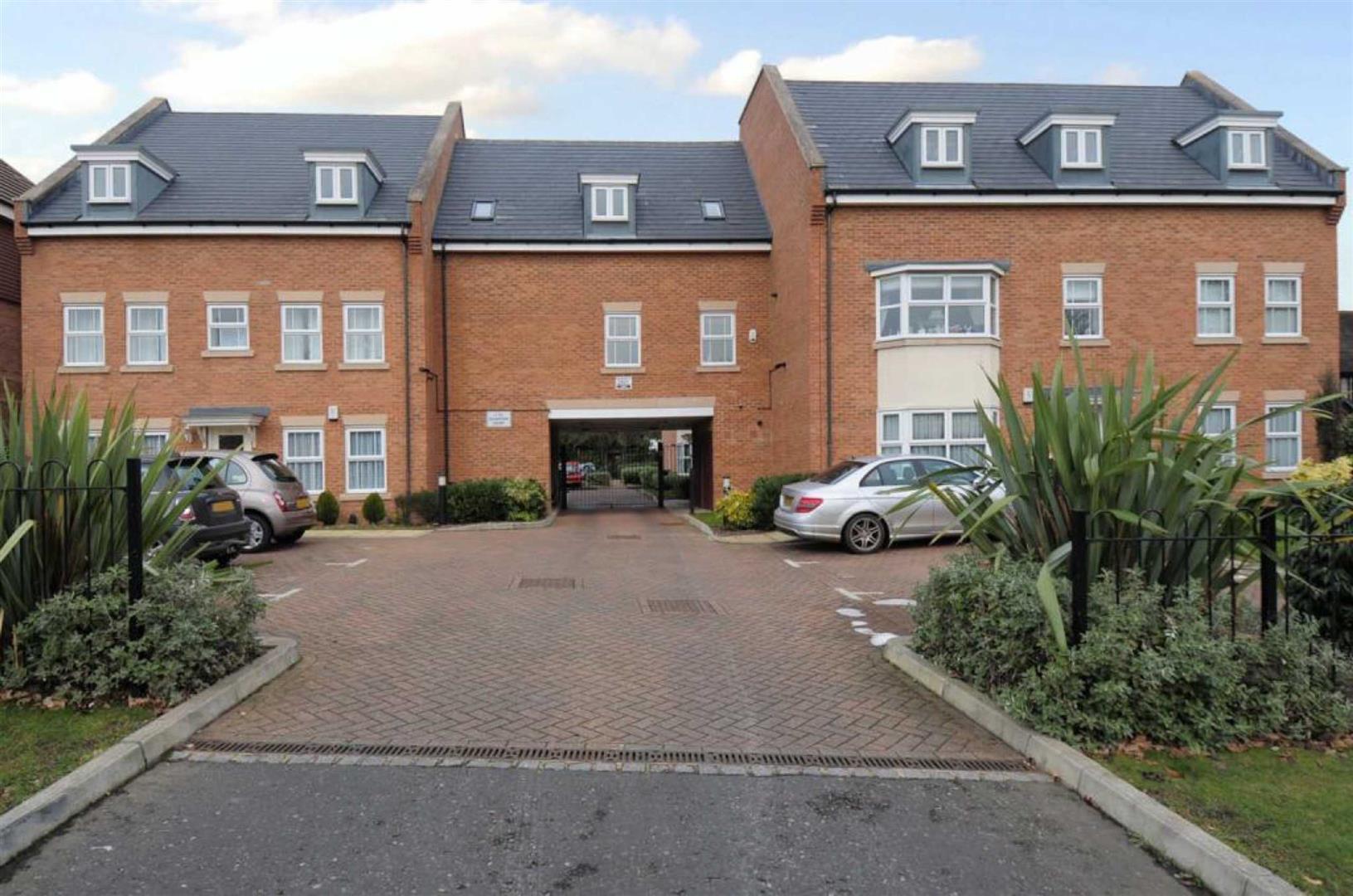 Flat Wood Lane in Greater London