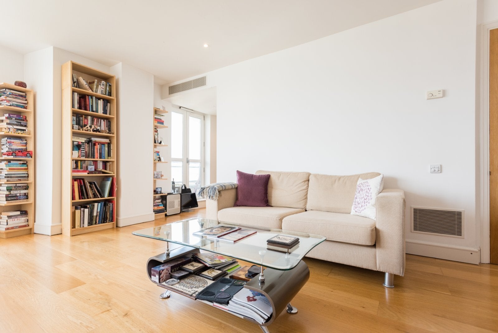Flat Westferry Circus in Greater London