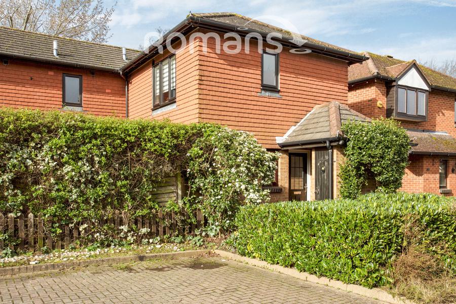 Flat Macbeth Court in Newell Green