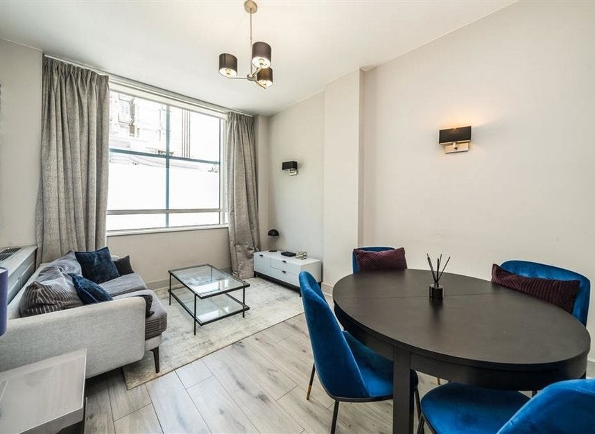Flat Marylebone Road in City of Westminster