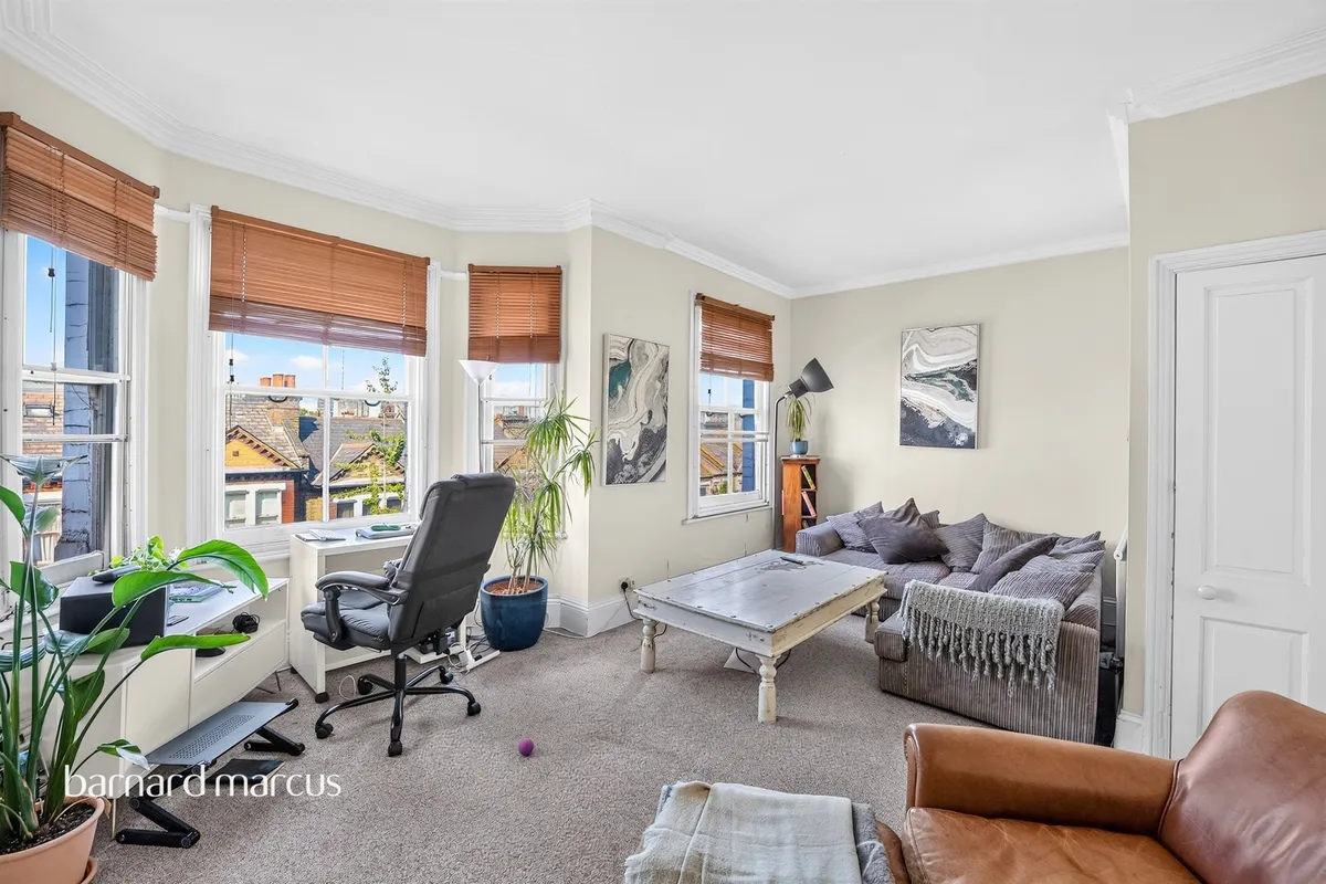 Flat Latchmere Road in Greater London