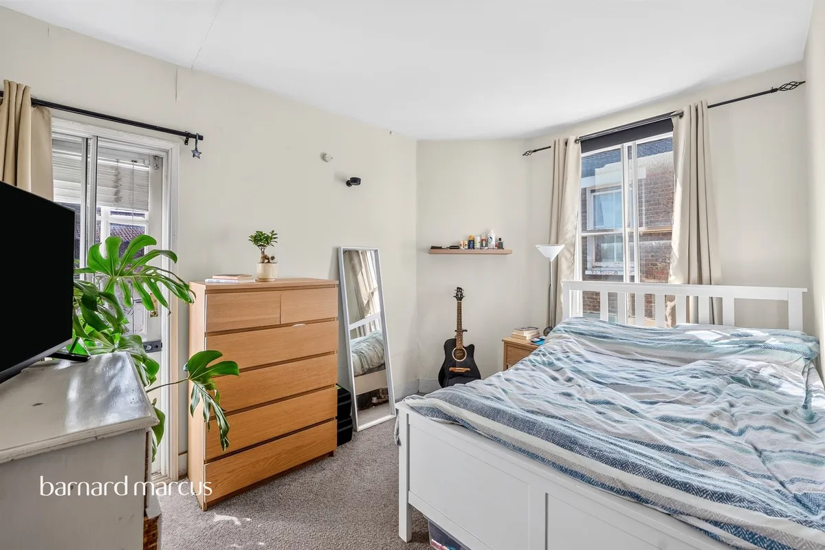 Flat Latchmere Road in Greater London