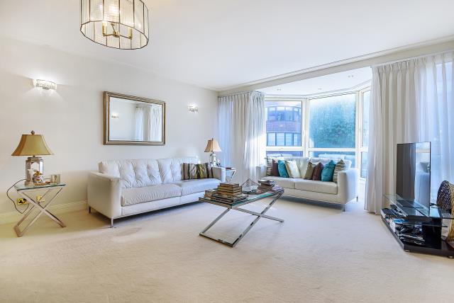 Flat Queen's Terrace in City of Westminster