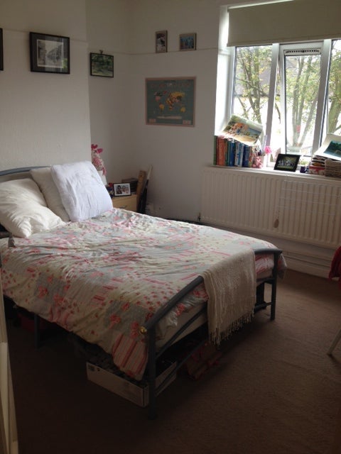 Room Armstrong Road in Greater London