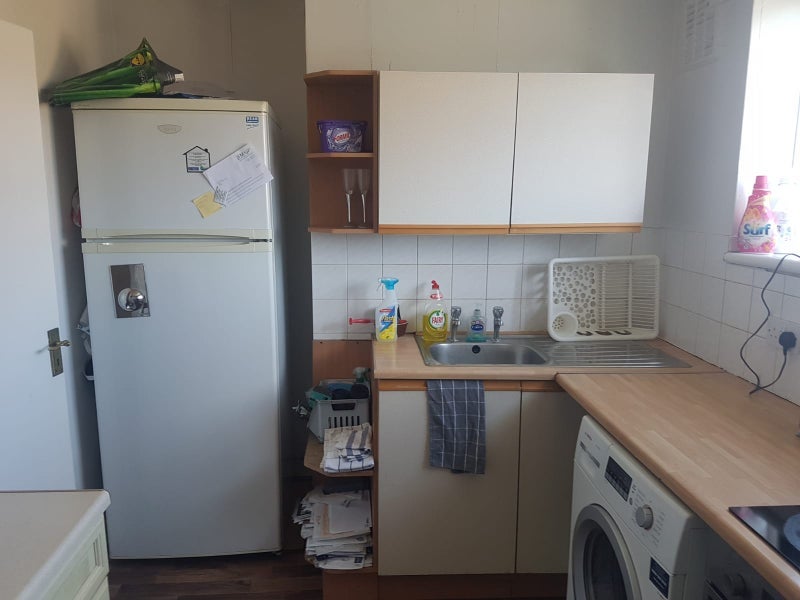 Room Armstrong Road in Greater London