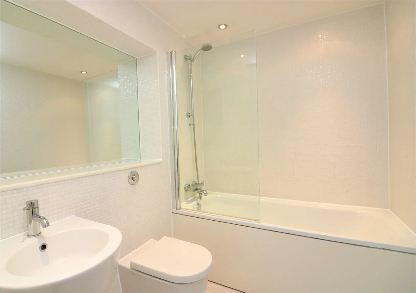Flat Millharbour in Greater London