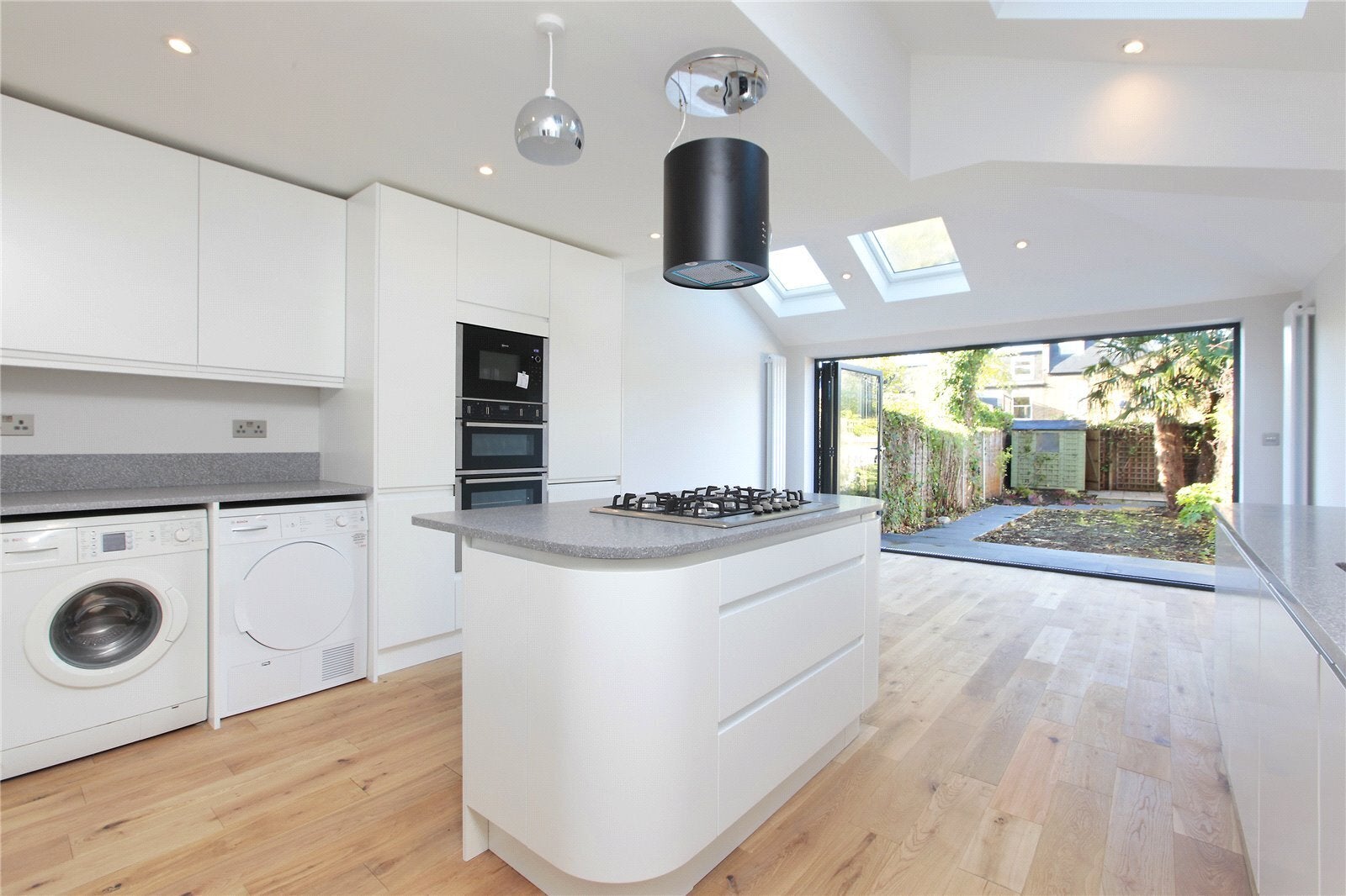 House Bellamy Street in Greater London