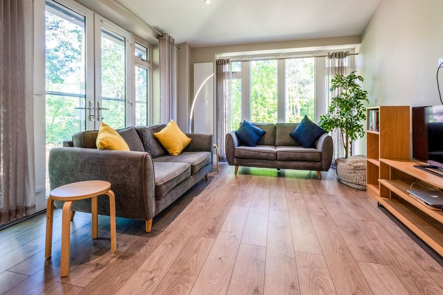 Flat Corunna Avenue in Farnborough