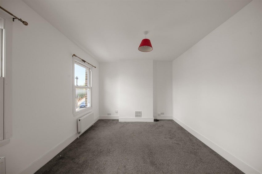 Flat Rommany Road in Greater London