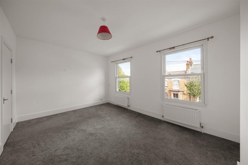 Flat Rommany Road in Greater London