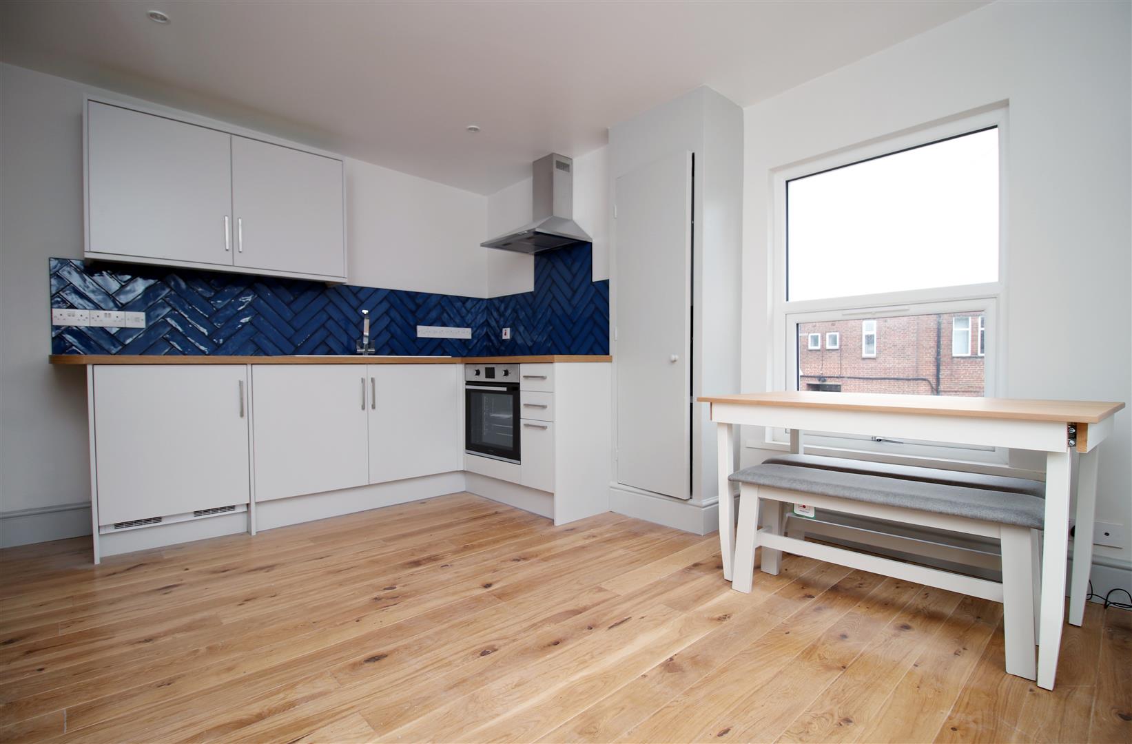 Flat West Grove in Cardiff