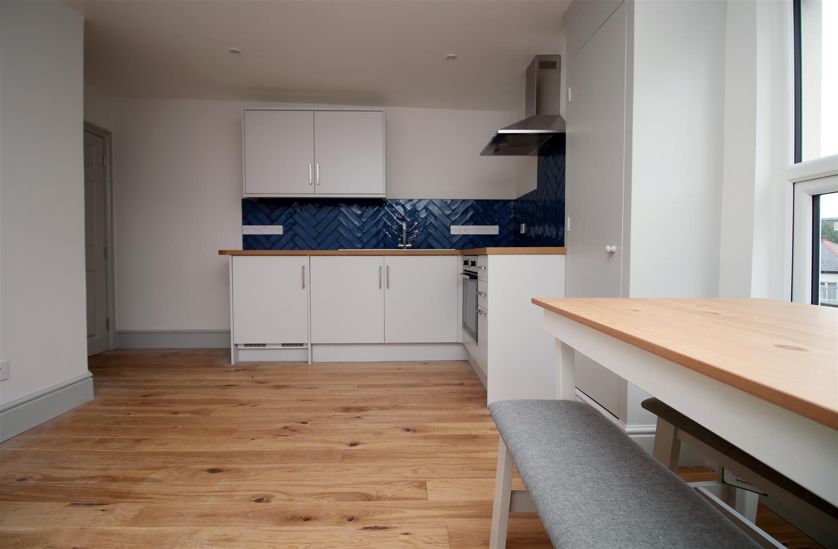 Flat West Grove in Cardiff