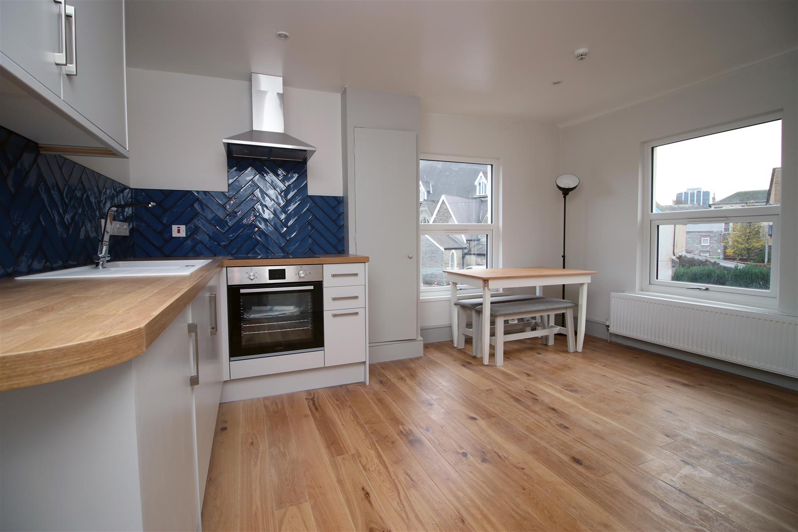 Flat West Grove in Cardiff
