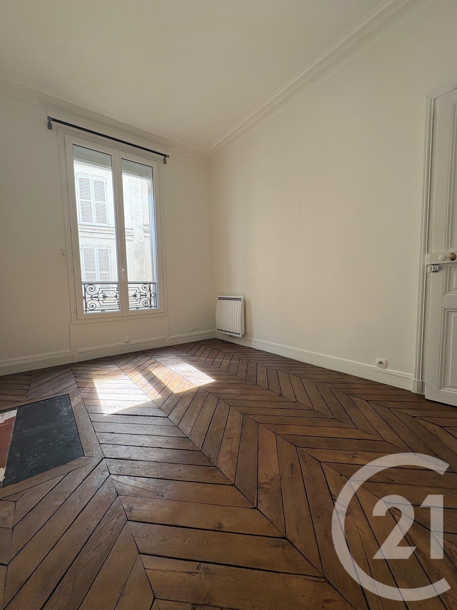 Appartement Rue Louis Blanc à Paris