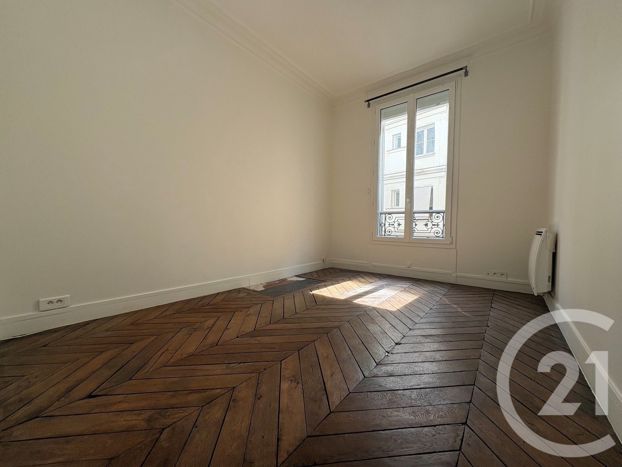 Appartement Rue Louis Blanc à Paris