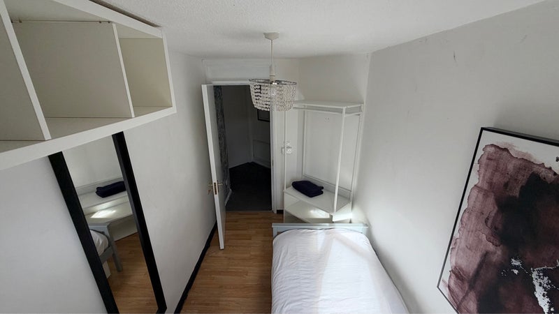 Room Corona Road in Greater London