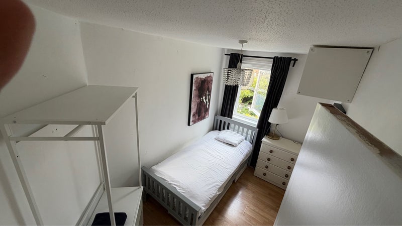 Room Corona Road in Greater London