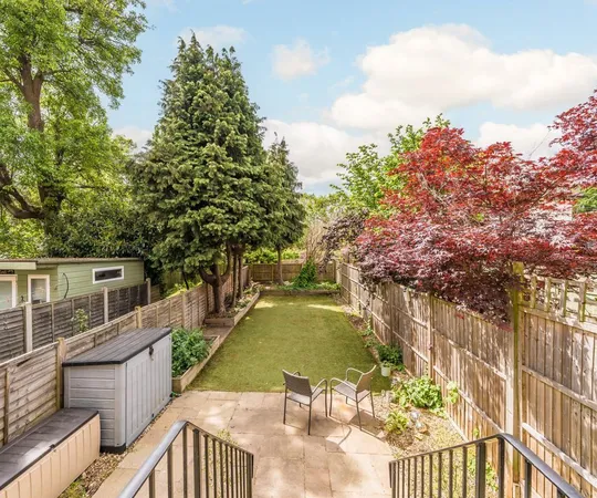 House Waldegrave Road in Greater London