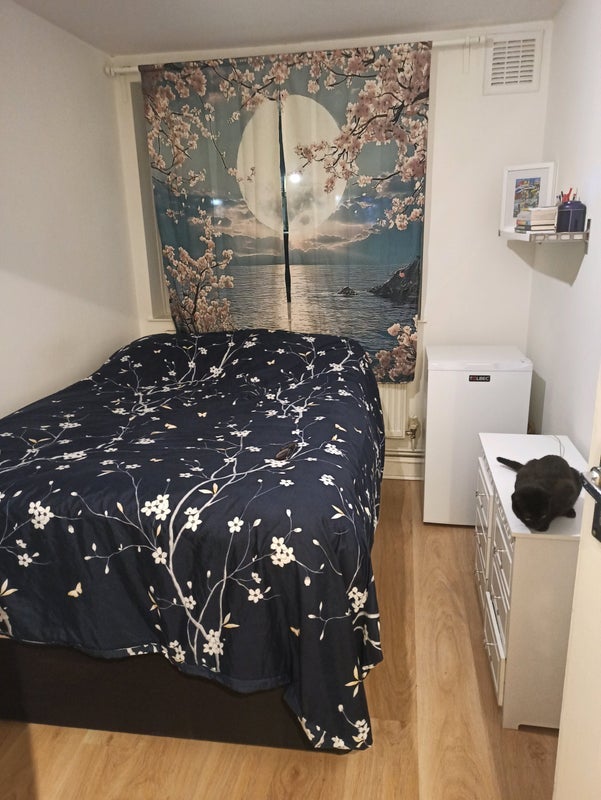 Room Portelet Road in Greater London