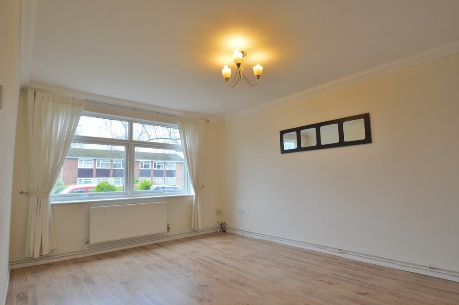 Flat Charnwood Crescent in Chandler's Ford