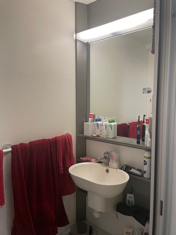 Room Rotherhithe New Road in Greater London