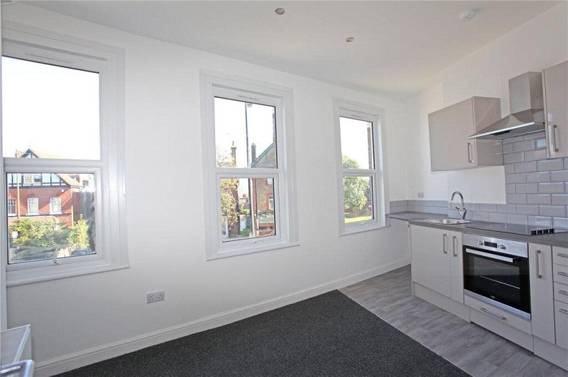Flat High Road Woodford Green in Greater London