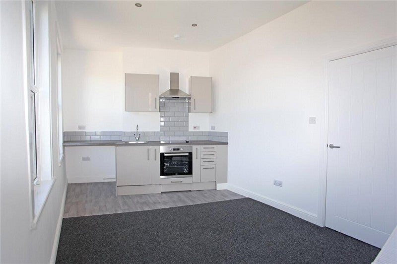 Flat High Road Woodford Green in Greater London