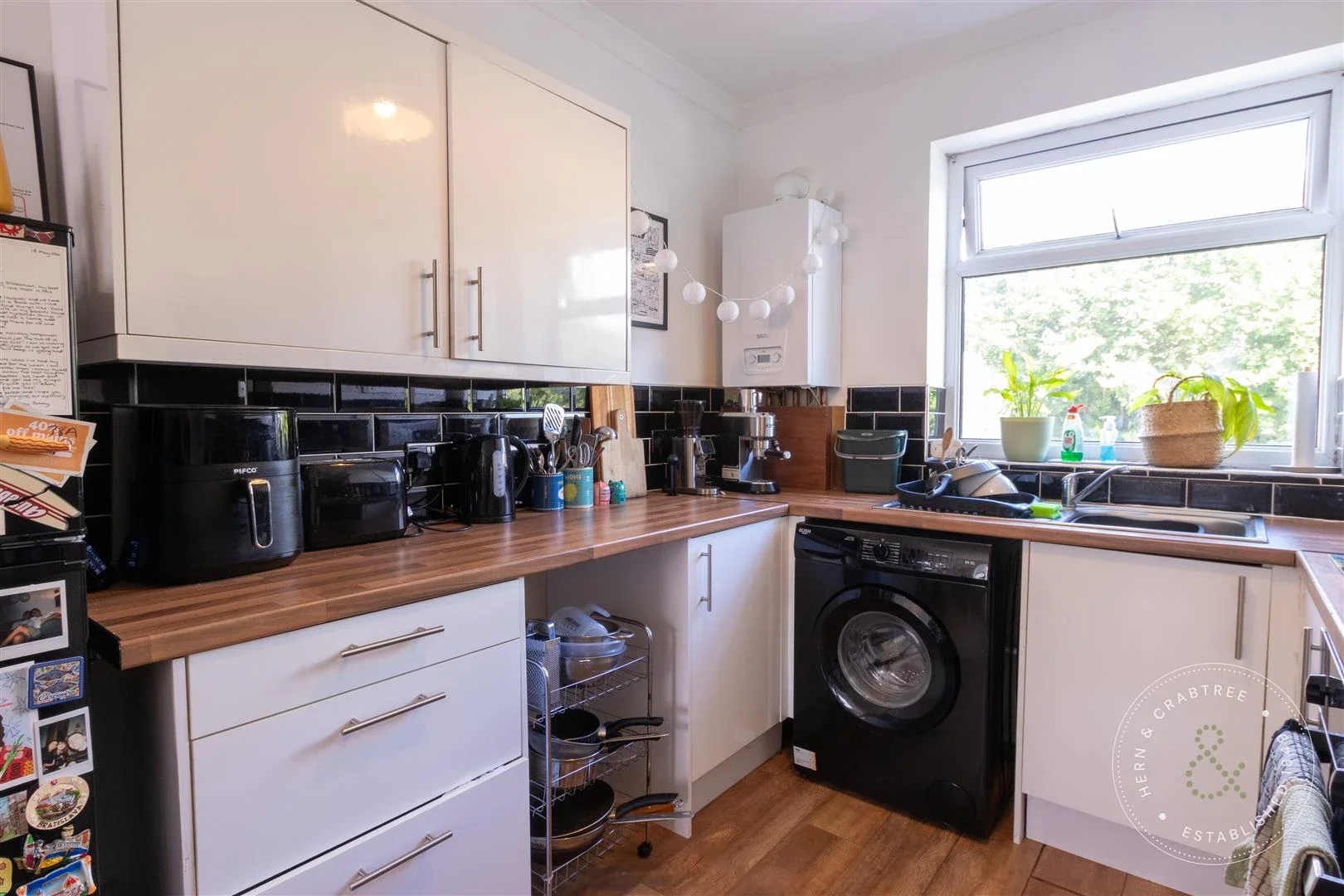 Flat Tŷ'n Y Pwll Road in Cardiff County
