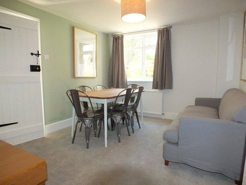Room Paddock Road in Reading